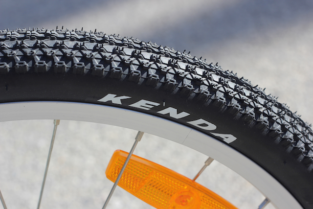 base16 tire